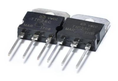 China Transistor discreto bipolar de los dispositivos de semiconductor TIP122 TIP127 TIP142P NPN PNP en venta