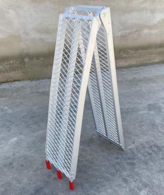 China Heavy Duty Aluminum Loading Ramps In Various Lengths For Easy Cargo Handling for sale