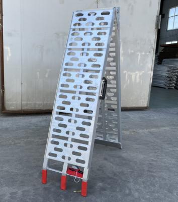 China Silver Aluminum Loading Ramps With Safety Chains for sale