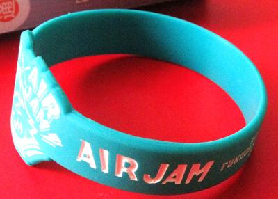 China Soft Feeling Custom Silicone Rubber Wristbands Ink Filled Logo Process for sale