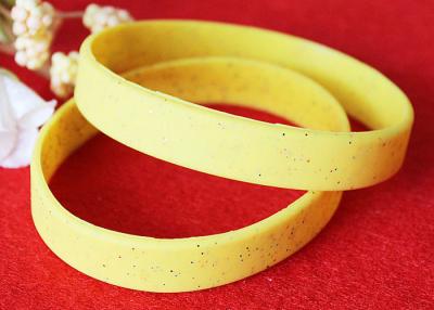 China Glitter Flashing Plain Popular Rubber Bracelets 202mm Perimeter For Sports Event for sale