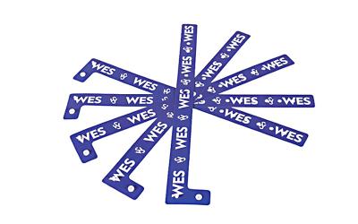 China Las pulseras plásticas de encargo del vinilo impermeable imprimieron el logotipo para Waterpark en venta