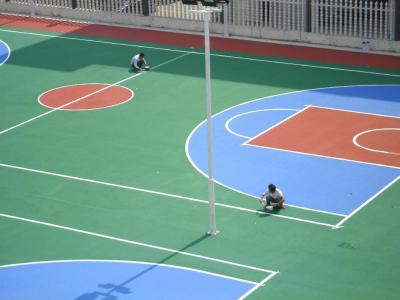 Chine Terrain de basket de polyuréthane parquetant le plein système avec le manteau de dessus de base de l'eau à vendre