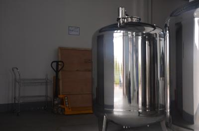 China Hot Water Sealed Storage Tank With Stainless Steel 316 For Water Treatment RO System Accessories for sale