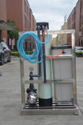 China Manual del sistema del suavizador de agua del filtro del carbono de la arena del tanque de FRP/control automático en venta