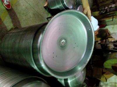 China La taza de acero inoxidable exhausta profunda estricta de las tolerancias SS304 alineó en venta