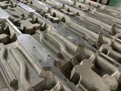 China Übergroße Aluminium-Druckguss-Form zermahlen die Formung bearbeiten besonders angefertigt zu verkaufen