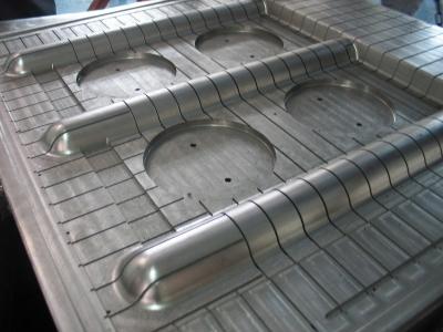China Ferramenta de moldes de ferro fundido personalizados para embalagens pesadas moldagem por injeção de celulose superdimensionada à venda
