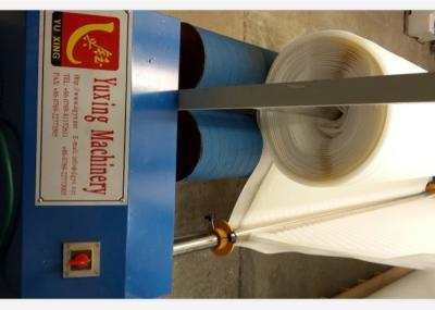 China 3.2m Geschwindigkeits-justierbare Gewebe-Rollen-Maschine für Kleiderfabrik zu verkaufen