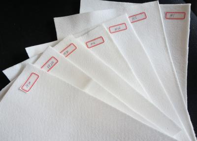 Chine Épaisseur non tissée faite sur commande des médias de filtrage de polypropylène de polyester de tissu de filtre 2mm à vendre