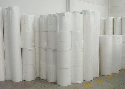China Medios de filtro industriales de la filtración del aire del rollo de la tela filtrante del poliéster en venta