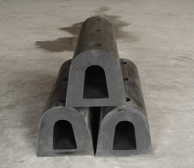 China Marine D-Type Rubber Fender Easy To Install Strong Durable Custom Size Available for sale