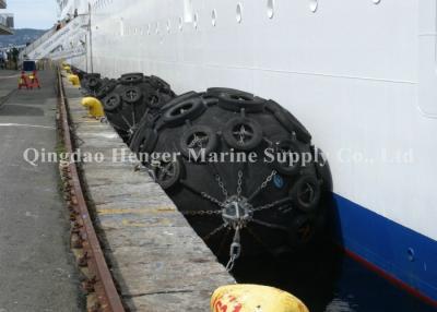中国 チェーン網が付いている海洋のゴム製フェンダーを浮かべる反老化の天然ゴム 販売のため