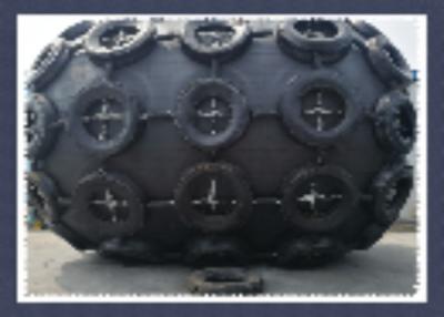 China Tipo com nervuras navio de proteção do combustível do brejo marinho dos amortecedores da doca com certificação ISO17357 à venda