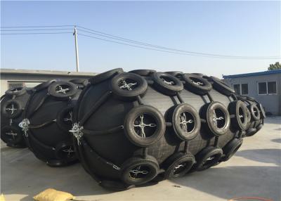 Chine Longévité élevée d'amortisseurs gonflables de bateau de bride galvanisée par Q235 pour le chantier naval à vendre