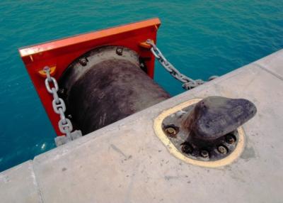 Cina Cast Iron Marine Mooring Bollard Tee Head Dock Bollard With Anchors in vendita