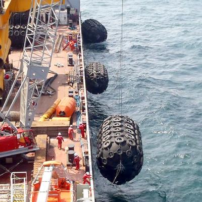 中国 貨物船のドッキングの係留のための浮遊空気の海洋のフェンダーの天然ゴム 販売のため