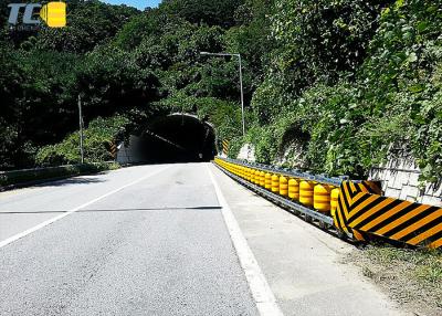 中国 中央分離帯のカスタマイズされた色のための高速道路の安全性の圧延の障壁の乗物安全の障壁 販売のため