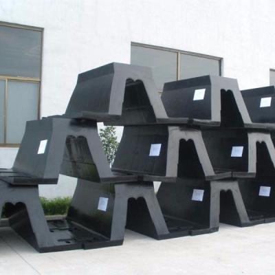 China H200 * L800 Marine Rubber Fender V Type Fender For Ship 2 Years Warranty for sale
