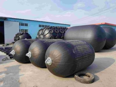 중국 팽창식 바다 배 요코하마 유형 압축 공기를 넣은 고무 구조망 2.4x4m 배 정박 판매용
