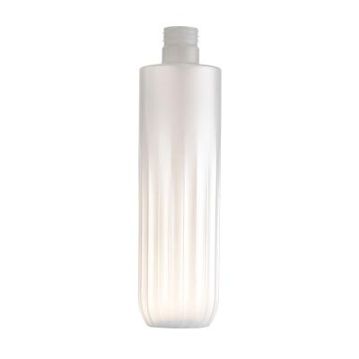 China 700ml Bright White Lotion Dispenser Bottle Translucent PCR Textured Bottle Bath Milk for sale