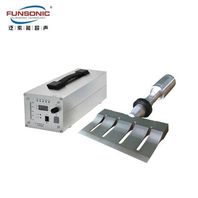 China 20Khz Ultrasonic Cake Bread Cutting Machine With 255mm Titanium Blade Customized Knife à venda