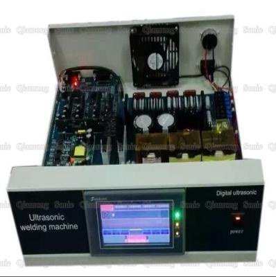 Chine générateur d'onde ultrasonique de 15Khz 2600w avec le contrôle de durée pour le système en plastique de soudure à vendre