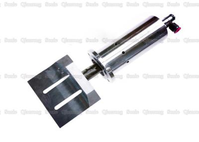 China Máquina de corte ultrassônica de borracha com a lâmina Titanium para a carga do manual ou da máquina à venda