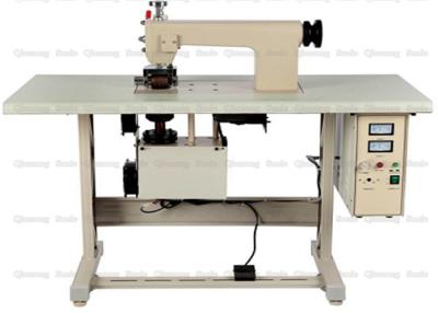 China selagem ultrassônica do laço 20Kh e máquina de corte para materiais do couro artificial e da tela à venda