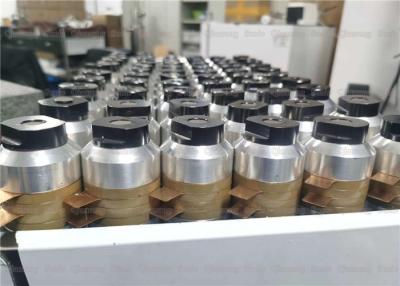 Chine Transducteur ultrasonique 15Khz de fréquence variable pour la soudure de pièces d'auto à vendre