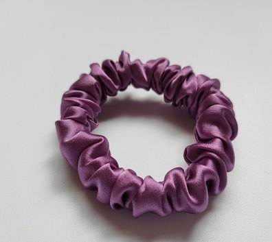 China 100 Pure 22mm Mulberry Silk Scrunchies Double Sided Curly Hair Decoration for sale