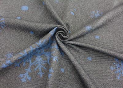 Chine le jacquard 100% fin de polyester a tricoté le modèle de flocon de neige de tissu de matelas à vendre