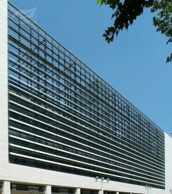China Public Architectural Sunshade Louvers Architectural Sun Control System 600 Aeroscreen for sale