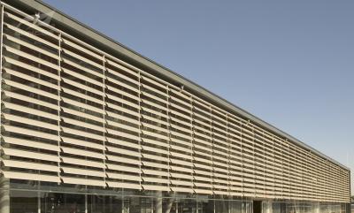 China 550 Aerofoil Aluminum Sun Louvers Systems , Louvre Sun Shade Systems Architectural for sale