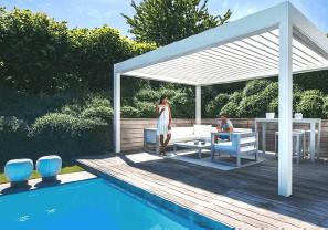China Pool Aluminum Retractable Outdoor Roof , Retractable Roof Shade PVDF Coating for sale