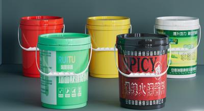 中国 ハンドルにはUV耐性貯蔵液のための5ガロンプラスチックバケツが含まれています 販売のため