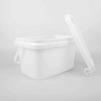 China 5L PP utilizam ferramentas as cubetas plásticas do quadrado branco da cubeta do armazenamento retangulares à venda