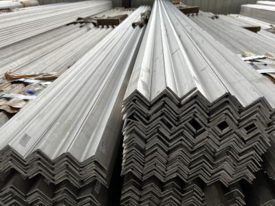 China barra de ângulo de aço inoxidável 6m de 1.0-3.0mm barra 201 304 de aço inoxidável laminada a alta temperatura à venda