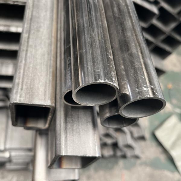 Quality Cold Rolled Hot Rolled 304 SS Pipe 2-6m 201 202 316 304 metal doors and windows for sale