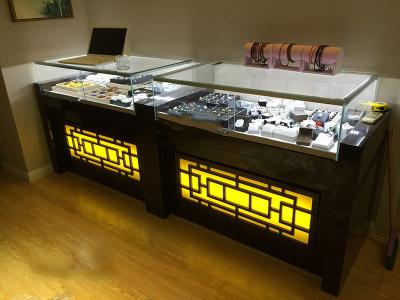 China Glass LED Light Jade Display Jewelry Store Showcases Different Material Available for sale