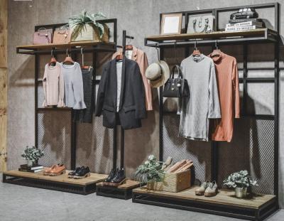 China Estantes de exhibición comerciales de la ropa que cuelgan el estante de exhibición del hierro 30*40*1.6m m en venta