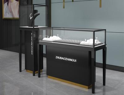 China ODM-Schwarz-Titanjuweliergeschäft-Schaukasten mit ultra weißem elektrischem Glasverschluß zu verkaufen