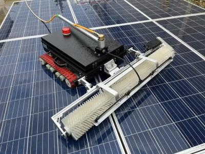 China Robot de limpieza de paneles solares Robot de limpieza y techo de paneles solares en venta
