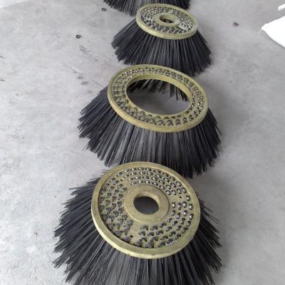 China 600m m Dia Steelwire Side Broom Kubota reciclaron cepillos del barrendero de calle en venta
