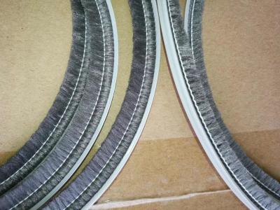 China escovas flexíveis baseadas plásticas da tira do canal do metal do silicone de 4mm à venda