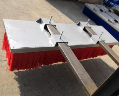 China Einfache Standard-Gabelstapler-Yard-Bürste der Versammlungs-1.8m für Straßen-Reinigung zu verkaufen