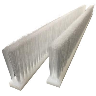 Chine Brosse droite en plastique blanche de lamelle du fil pp pour le mélangeur de ciment à vendre