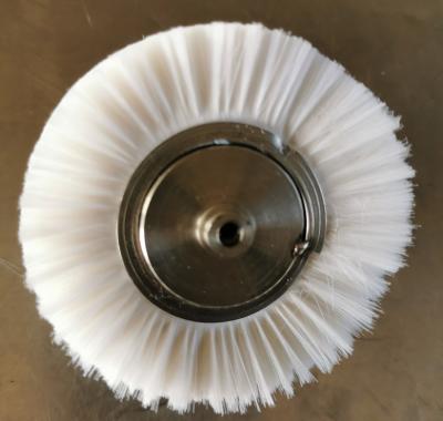 Chine La brosse en nylon blanche de spirale d'axe de blessure de bande de brosse a adapté aux besoins du client à vendre