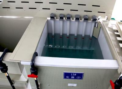 China Galvanisierungsbehälter des Weiß-10mm PVDF für das chemische Polnisch zu verkaufen