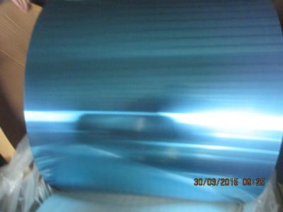 Chine Alliez le papier d'aluminium de climatiseur hydrophile de film de 3102 bleus pour des actions d'aileron dans la bobine d'échangeur de chaleur, serpentin d'évaporateur à vendre
